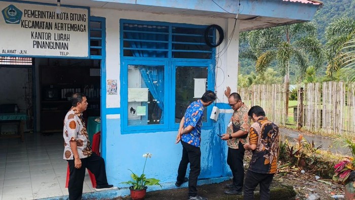 1766056132120-kelurahan-pinangunian-di-bitung-akhirnya-terhubung-internet-usai-2-tahun-masuk-daerah-blank-spot-1766045902927_169