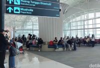 1766056136675-suasana-bandara-hasanuddin-makassar-jelang-momen-natal-dan-tahun-baru-2025-2026-1766036879953_169