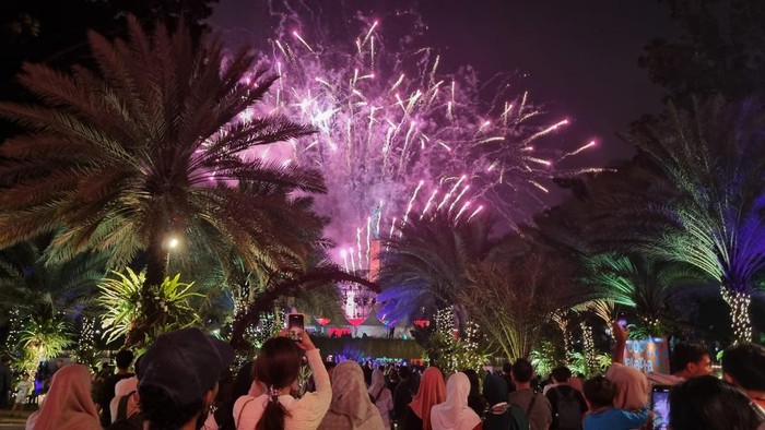 1766077675362-hut-ke-498-jakarta-ditutup-denga-pesta-kembang-api-1750608758580_169