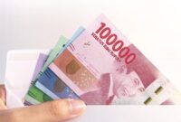 1766077692341-ilustrasi-uang-atau-rupiah_169