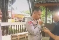 1766228955645-viral-3-anggota-polsek-papayato-di-pohuwato-dihukum-makan-rumput-karena-telat-mengikuti-apel-1766217974526_169