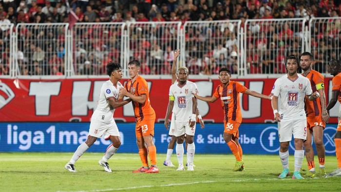 1766833641675-malut-united-vs-borneo-fc-2_169