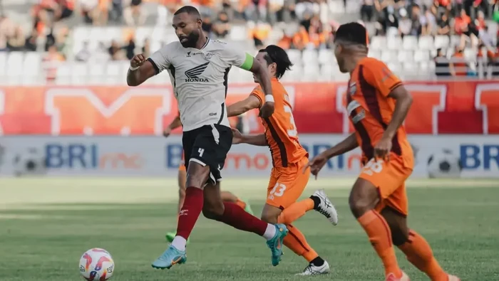 1767373605095-psm-makassar-tertinggal-0-1-dari-borneo-fc-samarinda-di-babak-pertama-1744967884253_169