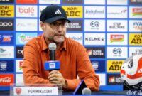 1767373609661-pelatih-psm-makasar-tomas-trucha-1766851354319_169