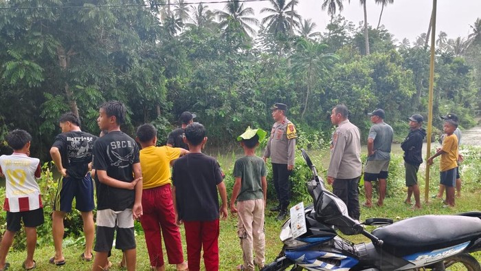 1767632916003-tim-sar-gabungan-melakukan-proses-pencarian-bocah-hilang-diterkam-buaya-di-sungai-konawe-selatan-1767601389187_169