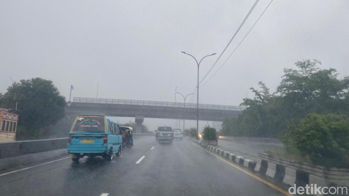 1767676077798-ilustrasi-hujan-di-makassar_169