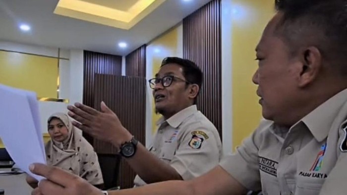 1767676082489-perumda-pasar-makassar-raya-berencana-merelokasi-44-pedagang-di-pasar-pabaeng-baeng-makassar-1767667840473_169