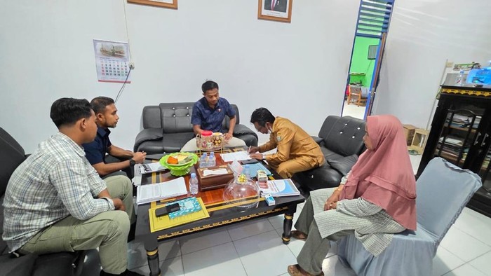 1767784080829-polisi-menyelidiki-dugaan-pungli-modus-pembayaran-gaji-honorer-di-smkn-4-kendari-1767767570167_169