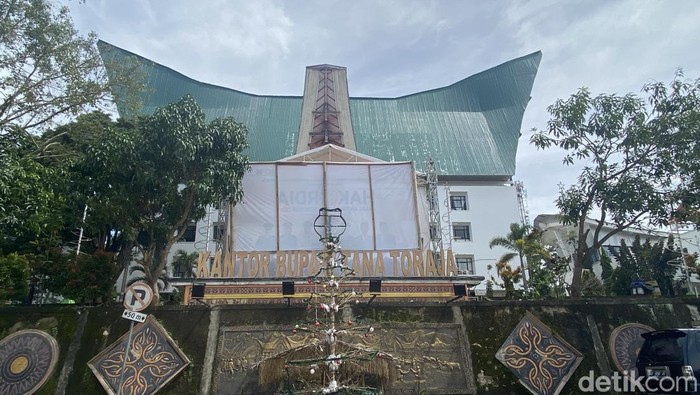 1767805647791-kantor-bupati-tana-toraja-1767791146201_169