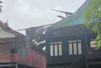 1767935253468-rumah-warga-di-barru-rusak-diterjang-angin-kencang-1767927024265_169
