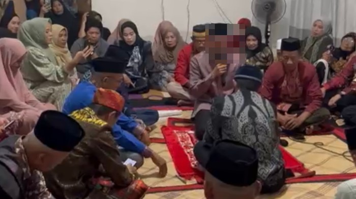 1767978417556-suami-nim-inisial-aw-saat-melangsungkan-pernikahan-dengan-wanita-lain-berinisial-irh-di-bulan-oktober-2025-1767969858174_169