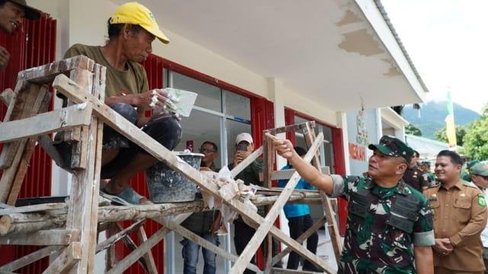 1768280967527-pangdam-bangun-nawoko-saat-memantau-pembangunan-koperasi-merah-putih-di-desa-tampa-luwu-dokumen-istimewa-1768271039248_169