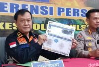 1769058528376-tim-dvi-mabes-polri-mengumumkan-hasil-identifikasi-jenazah-bernama-deden-maulana-korban-pesawat-atr-42-500-yang-terungkap-1769049669873_169