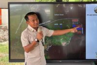 1769166491913-bupati-andi-asman-sulaiman-saat-menunjukkan-denah-pelabuhan-tonra-agung-pramonodetiksulsel-1769159562196_169