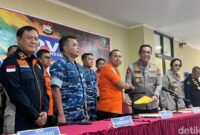 1769166495326-serah-terima-7-kantong-jenazah-korban-pesawat-atr-42-500-di-biddokkes-polda-sulsel-1769154075396_169