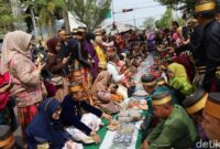 1769166500804-warga-tumpuh-ruah-makan-bersama-di-jalanan-kota-palopo-memperingati-hari-jadi-luwu-ke-758-1769146842919_169