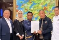 1769188106646-syaharuddin-alrif-menerima-sk-sebagai-ketua-dpw-nasdem-sulsel-1769173538792_169